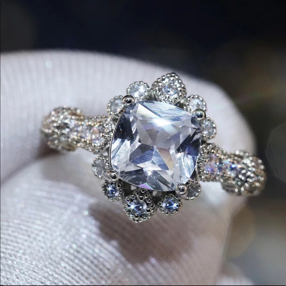 New Queen 925 Silver Diamond Engagement Ring - Picture 2 of 6